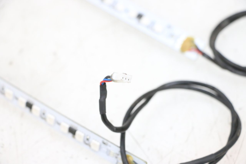 photo de Luz de posição DUALTRON VICTOR LIMITED 1 - Vista geral