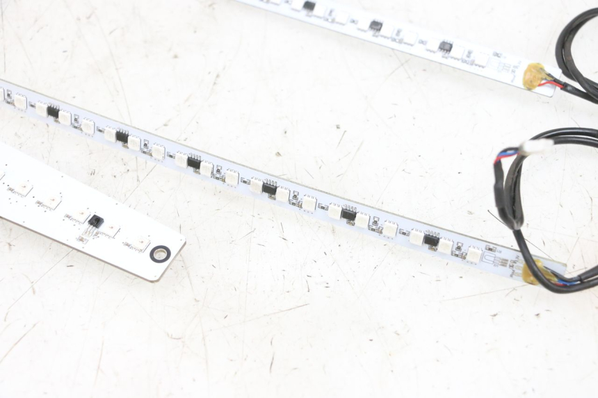 photo de Luz de posição DUALTRON VICTOR LIMITED 1 - Pontos de fixação