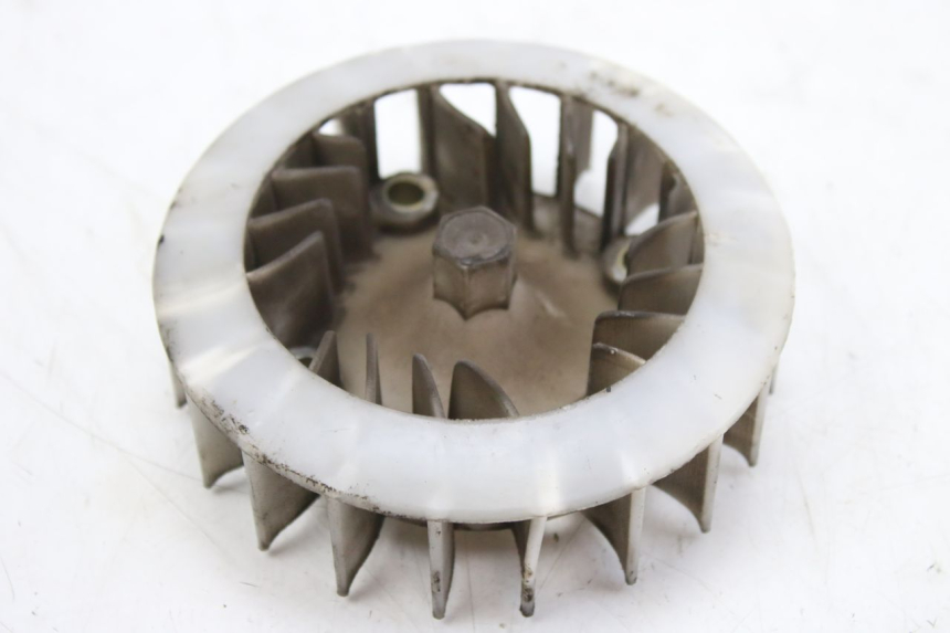 photo de VENTILADOR TNT MOTOR BOSTON 4T 50 (2018 - 2025) - Outro ângulo de visão