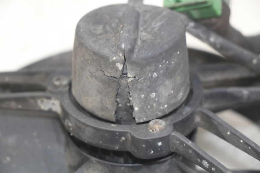 photo de VENTILADOR HONDA FES PANTHEON 2T 125 (1998 - 2002) - Detalhe da peça