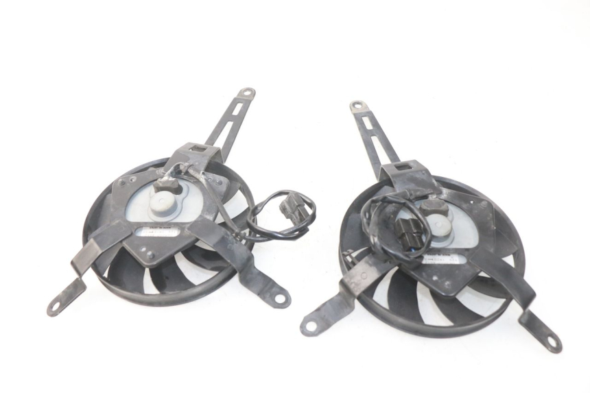 photo de VENTILADOR YAMAHA FJR ABS 1300 (2006 - 2012) - Outro ângulo de visão