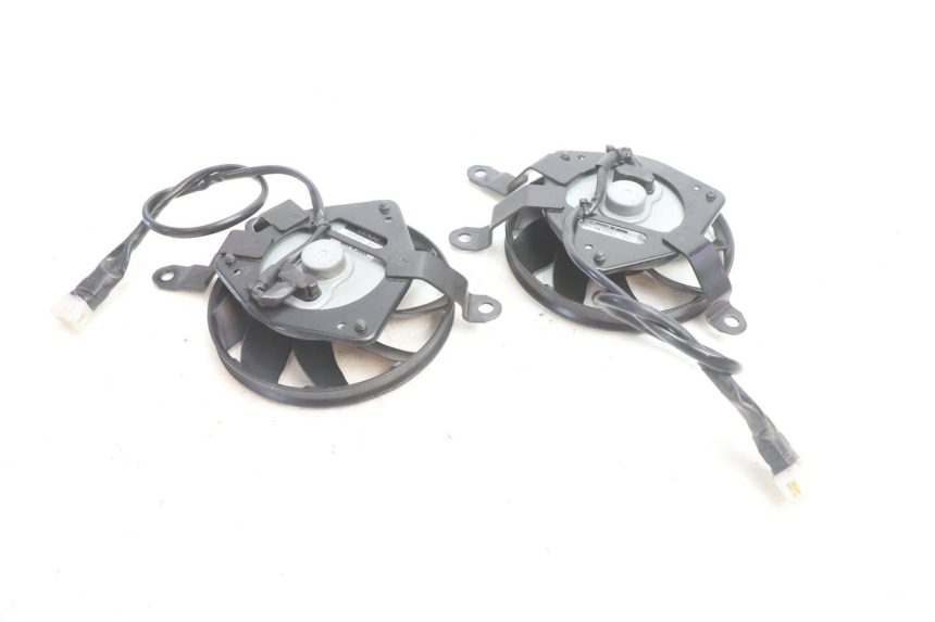 photo de VENTILADOR YAMAHA FZ8 800 (2010 - 2016) - Outro ângulo de visão