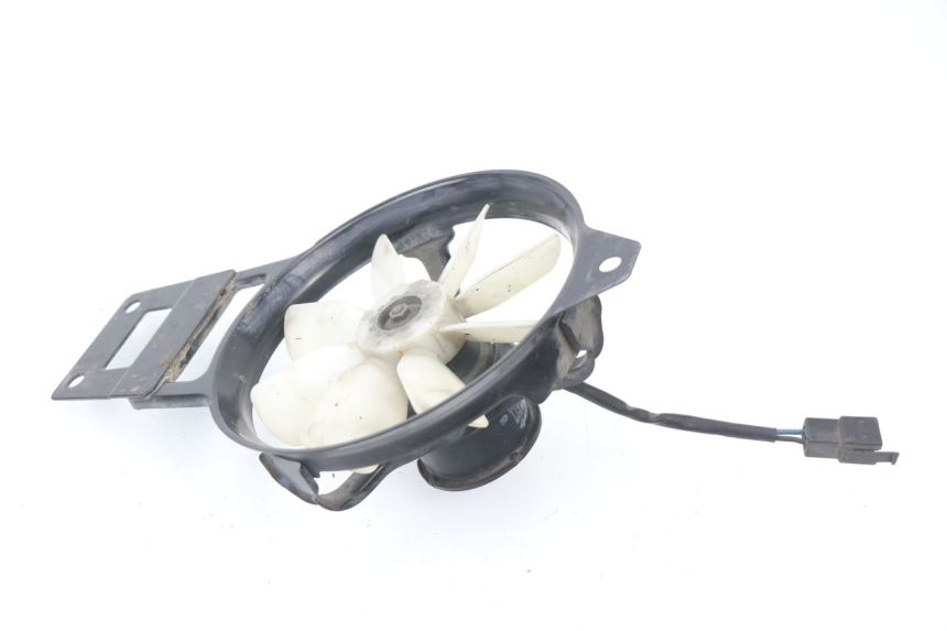 photo de VENTILADOR KAWASAKI GPZ S 500 (1994 - 2005) - Outro ângulo de visão