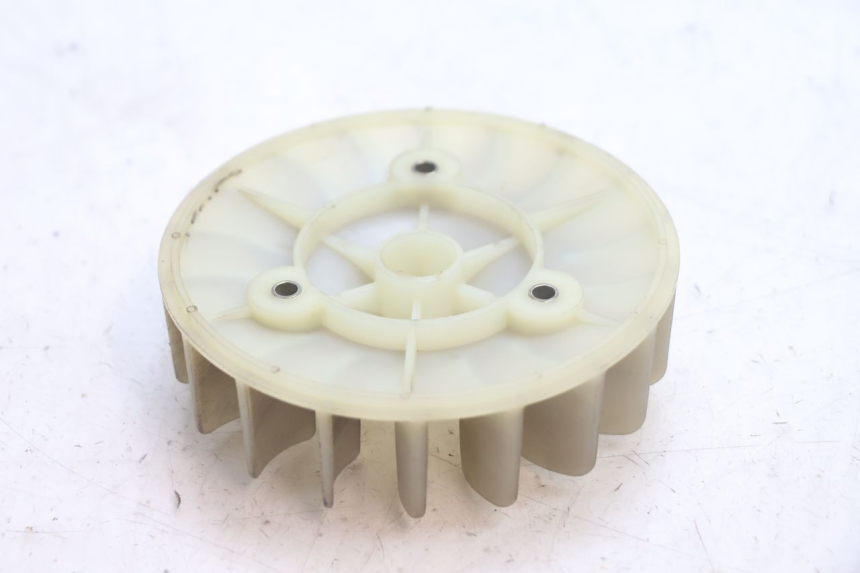 photo de VENTILADOR PEUGEOT KISBEE 2T 50 (2010 - 2017) - Outro ângulo de visão
