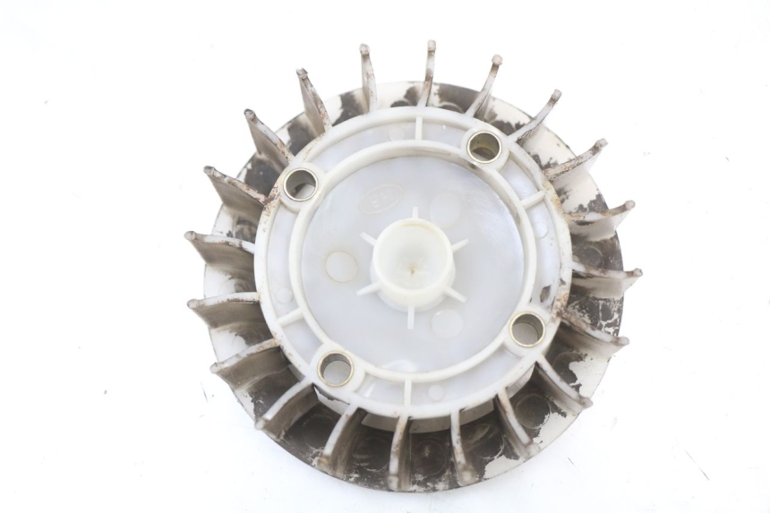 photo de VENTILADOR PEUGEOT KISBEE 4T 50 (2018 - 2022) - Zoom do estado de desgaste