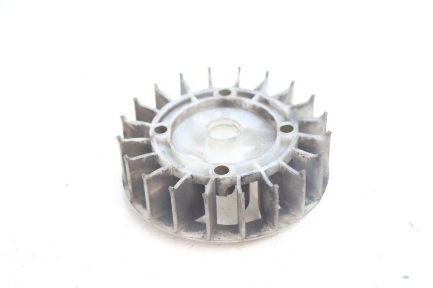 photo de VENTILADOR PEUGEOT KISBEE 4T 50 (2010 - 2017) - Detalhe da peça