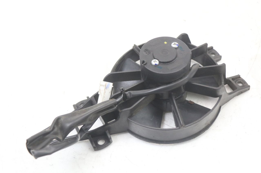 photo de VENTILADOR PIAGGIO MP3 HPE 350 (2018 - 2020) - Outro ângulo de visão