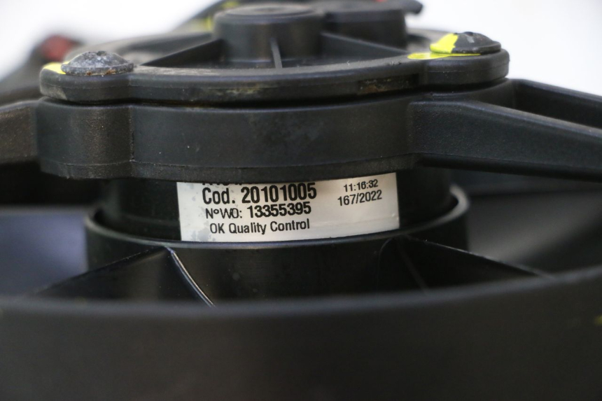 photo de VENTILADOR PIAGGIO MP3 HPE 530 (2022 - 2026) - Zoom do estado de desgaste