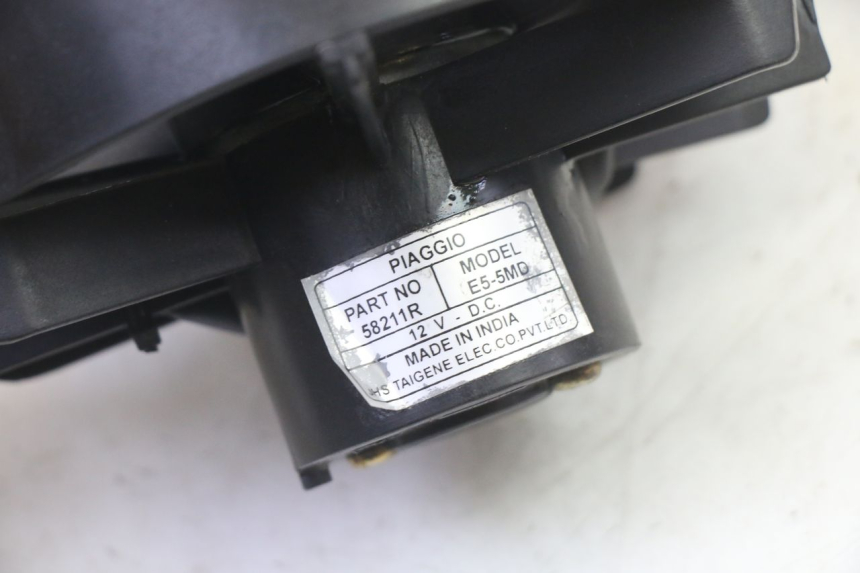 photo de VENTILADOR PIAGGIO MP3 RL 250 (2006 - 2010) - Outro ângulo de visão