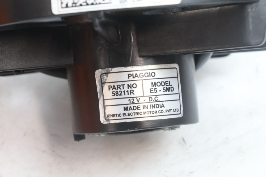 photo de VENTILADOR PIAGGIO MP3 500 (2016 - 2018) - Pontos de fixação