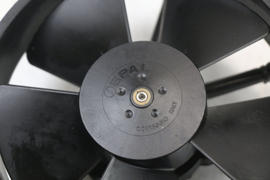 photo de VENTILADOR MOTO GUZZI NORGE 8V GT 1200 (2011 - 2016) - Zoom do estado de desgaste