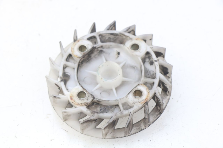 photo de VENTILADOR SYM ORBIT III 3 4T 50 (2018 - 2021) - Detalhe da peça