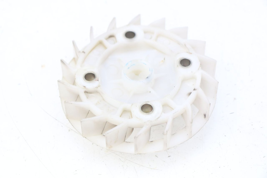 photo de VENTILADOR SYM ORBIT III 3 4T 50 (2018 - 2021) - Detalhe da peça