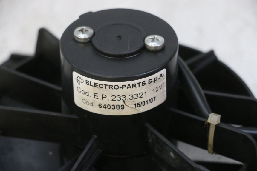 photo de VENTILADOR PIAGGIO MP3 125 (2006 - 2014) - Outro ângulo de visão