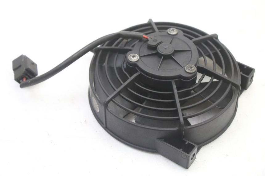 photo de VENTILADOR APRILIA SCARABEO GT TOURING 125 (1999 - 2005) - Outro ângulo de visão