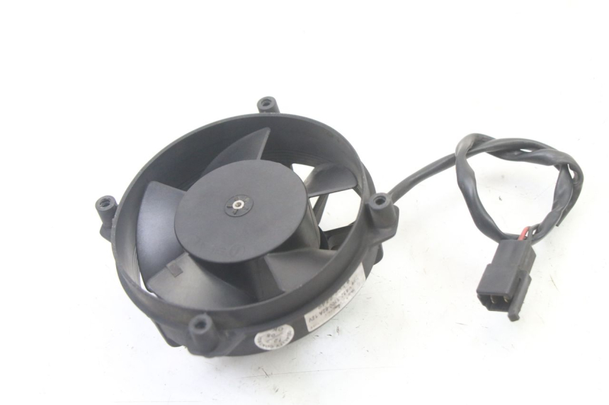 photo de VENTILADOR SUZUKI UH BURGMAN 125 (2002 - 2006) - Outro ângulo de visão