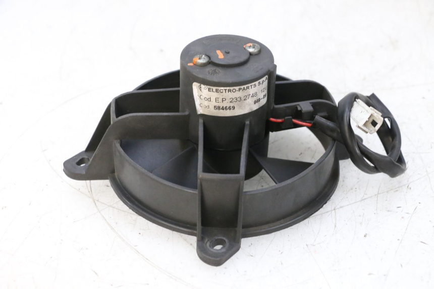 photo de VENTILADOR PIAGGIO VESPA GTS SUPER IE 125 (2009 - 2016) - Detalhe da peça