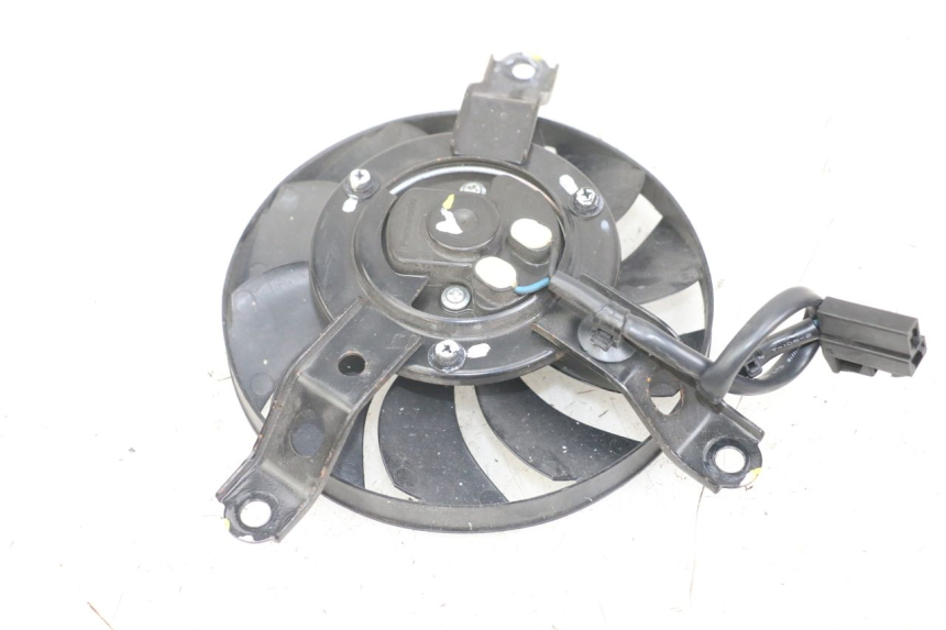 photo de VENTILADOR YAMAHA XMAX X-MAX ABS 125 (2017 - 2020) - Zoom do estado de desgaste