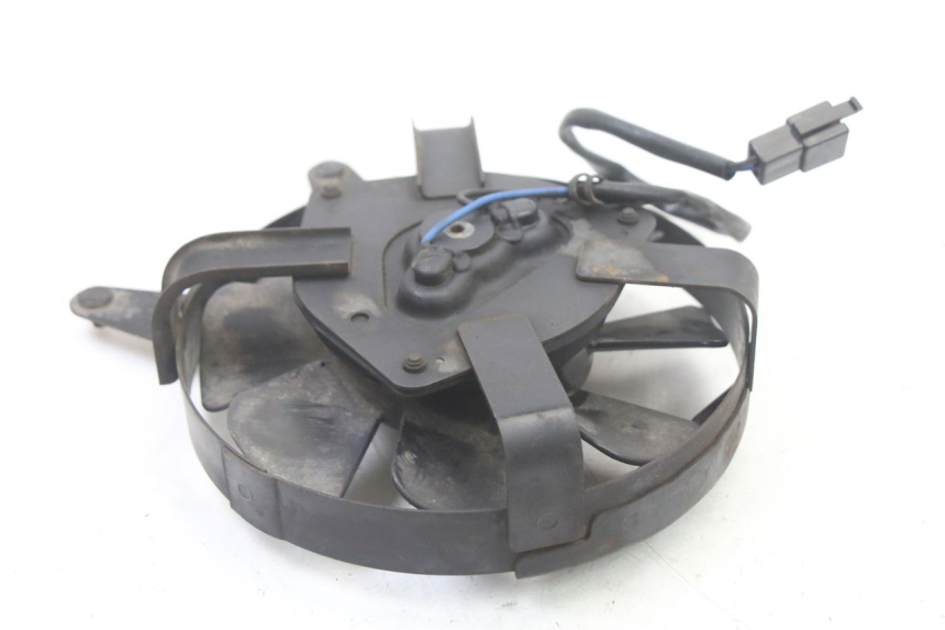 photo de VENTILADOR YAMAHA FZS FAZER 600 (2001 - 2003) - Outro ângulo de visão