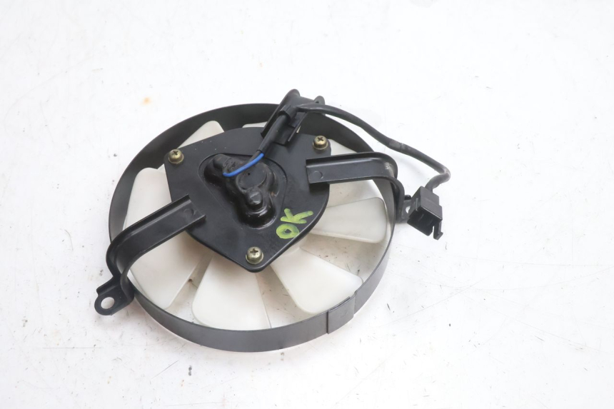 photo de VENTILADOR KAWASAKI ZZR 600 (1995 - 2004) - Zoom do estado de desgaste