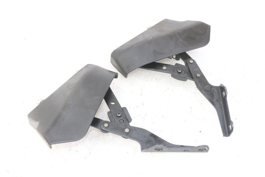 photo de AMORTECEDOR DO BAÚ PIAGGIO MP3 LT 300 (2010 - 2016) - Detalhe da peça