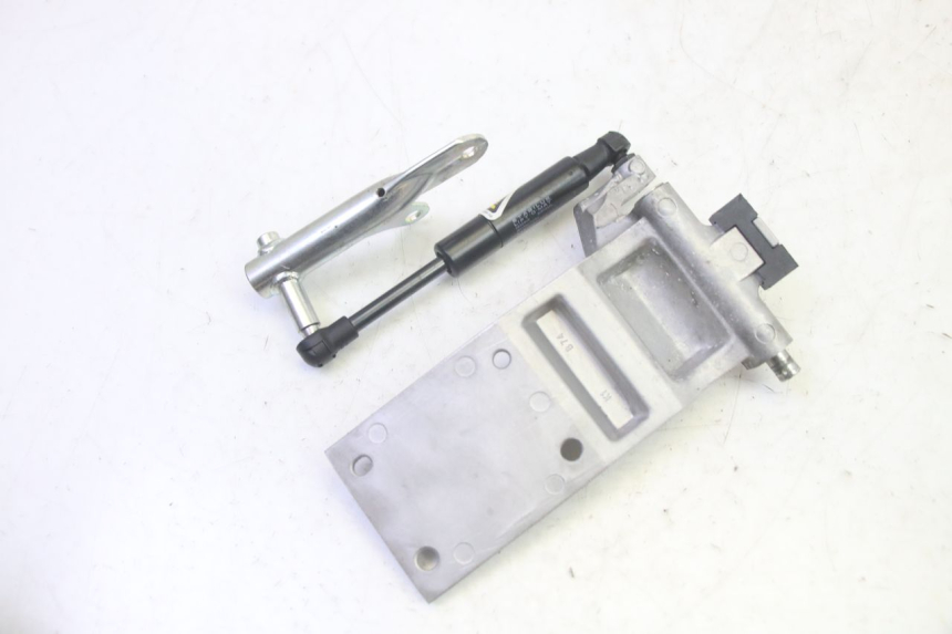 photo de AMORTECEDOR DO BANCO YAMAHA TRICITY 300 (2020 - 2024) - Detalhe da peça