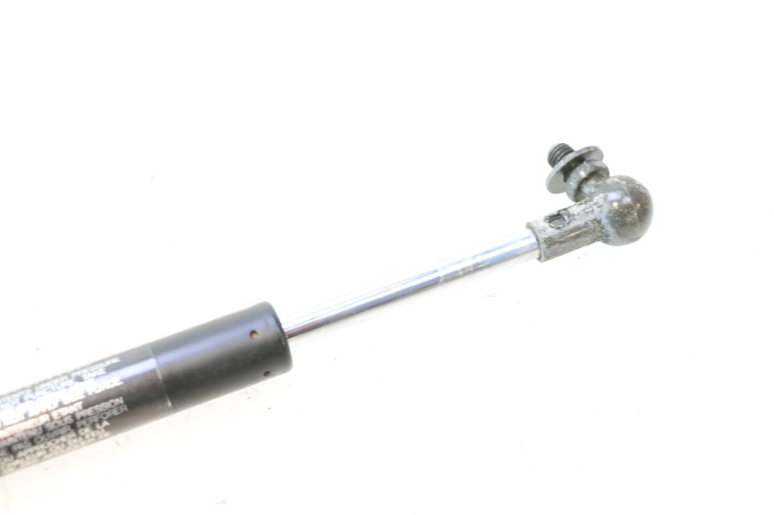 photo de ELEVADOR DE ASSENTO YAMAHA XP T-MAX ABS 500 (2005 - 2005) - Zoom do estado de desgaste