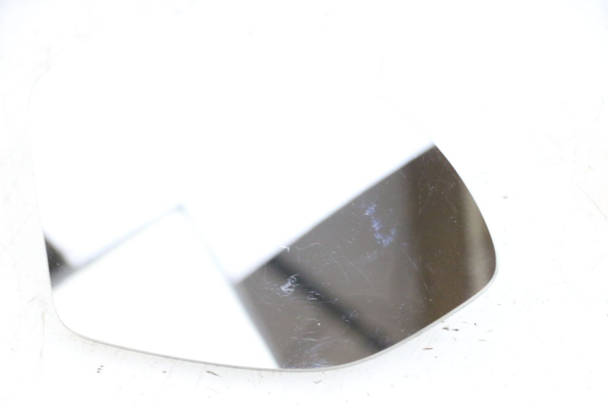photo de VIDRO DO ESPELHO RETROVISOR ESQUERDO PIAGGIO X9 EVOLUTION 125 (2003 - 2007) - Vista geral