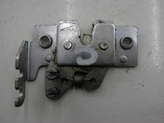 photo de FECHO DO BAÚ PIAGGIO XEVO 400 (2007) - Detalhe da peça