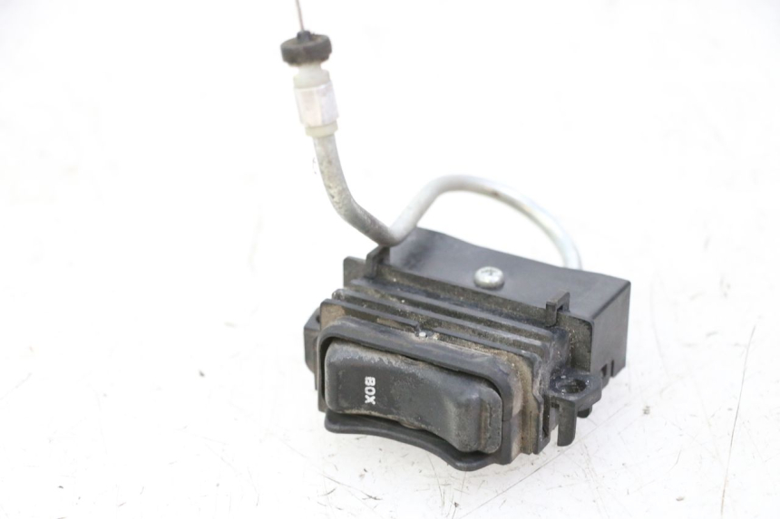 photo de FECHO DO BANCO HONDA FORZA ABS 300 (2013 - 2017) - Detalhe da peça