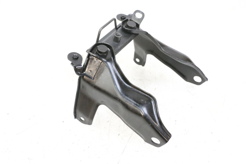 photo de FECHO DO BANCO HUSQVARNA SVARTPILEN 401 (2018 - 2023) - Zoom do estado de desgaste