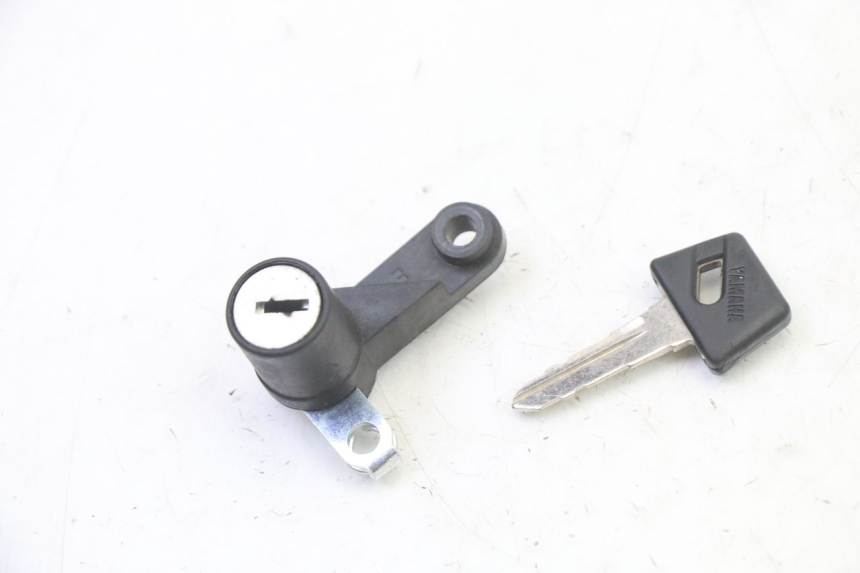 photo de FECHO DO BANCO YAMAHA XMAX X-MAX 125 (2021 - 2025) - Detalhe da peça