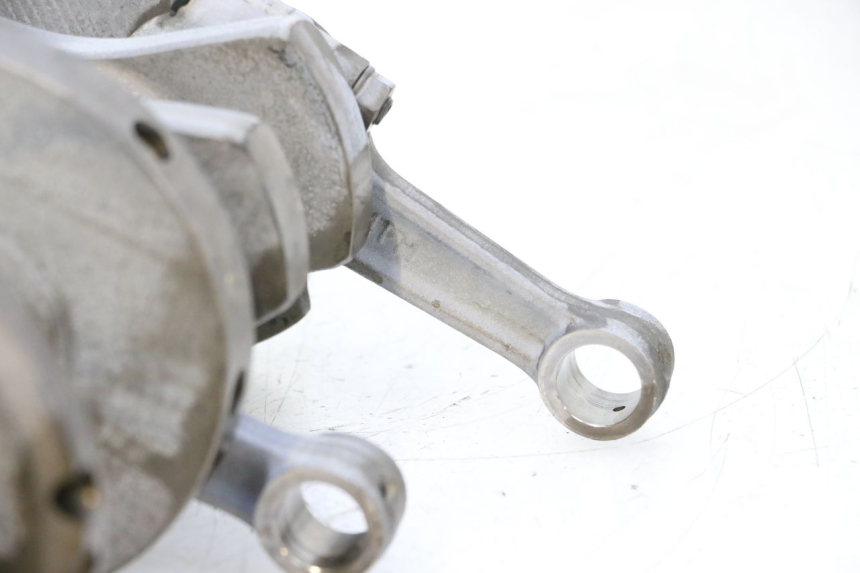 photo de ÁRVORE DE MANIVELAS YAMAHA YZF R GENESIS 750 (1993 - 1998) - Detalhe da peça