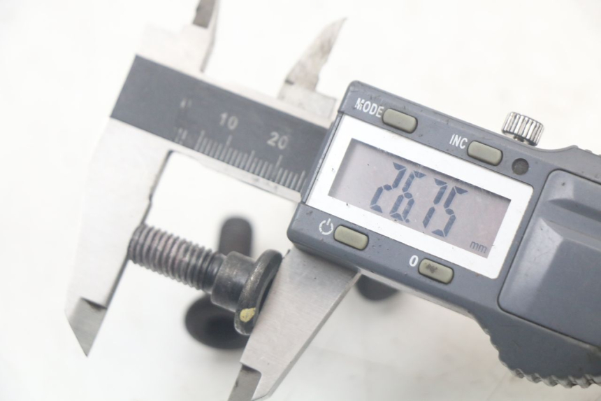 photo de PARAFUSO DO DISCO DE FREIO KYMCO AGILITY 4T 50 (2018 - 2022) - Outro ângulo de visão