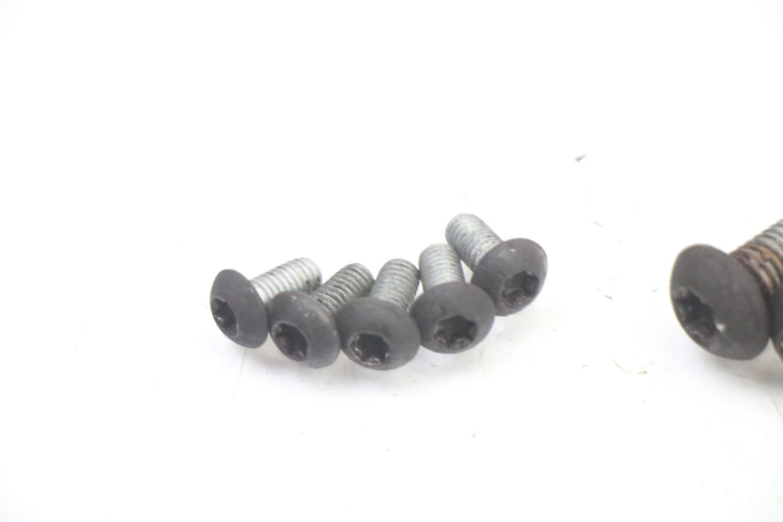 photo de PARAFUSO DO DISCO DE FREIO BMW C1 125 (2000 - 2003) - Pontos de fixação