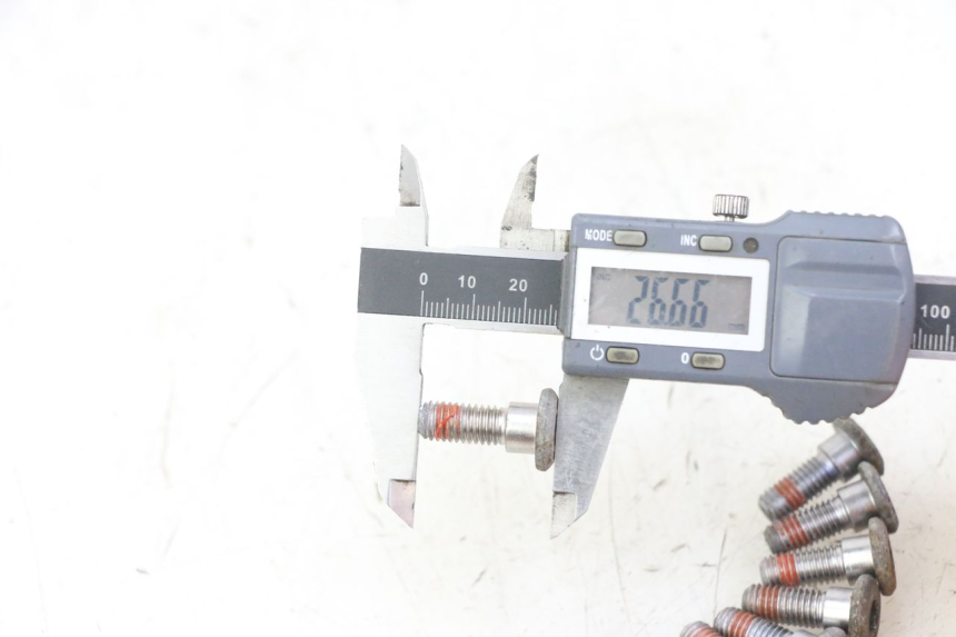 photo de PARAFUSO DO DISCO DE FREIO HONDA CBF 500 (2004 - 2007) - Detalhe da peça