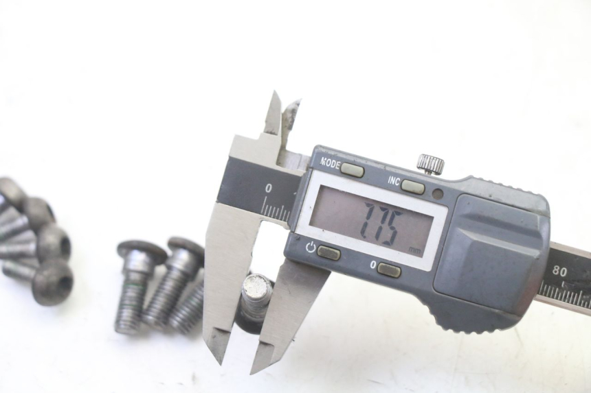 photo de PARAFUSO DO DISCO DE FREIO HONDA CBR RR FIREBLADE 900 (1992 - 1994) - Ampliação técnica