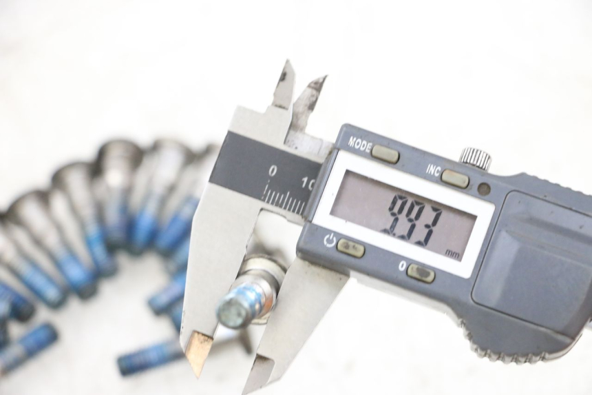 photo de PARAFUSO DO DISCO DE FREIO SUZUKI GSXR GSX-R 1000 (2003 - 2004) - Detalhe da peça