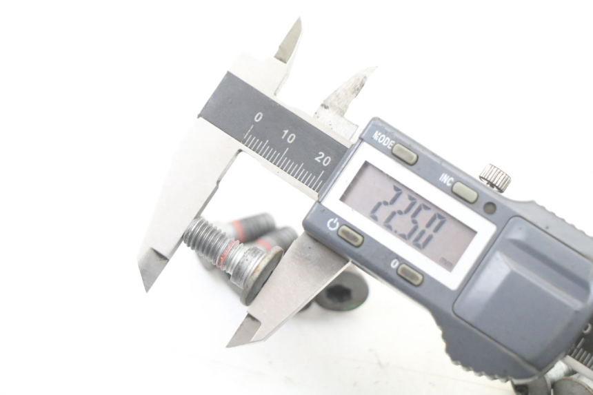 photo de PARAFUSO DO DISCO DE FREIO YAMAHA TRACER 7 700 (2020 - 2024) - Pontos de fixação