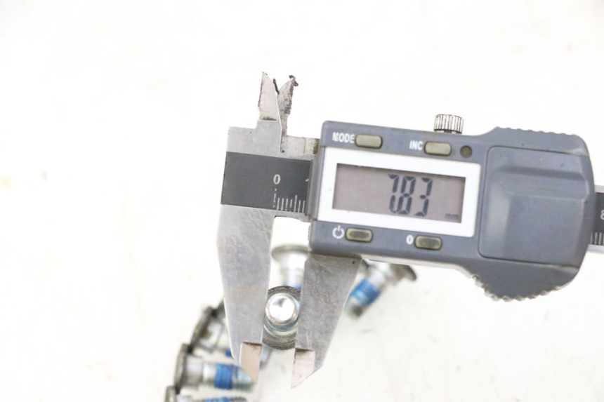 photo de PARAFUSO DO DISCO DE FREIO YAMAHA YFM R RAPTOR 250 (2008 - 2014) - Detalhe da peça