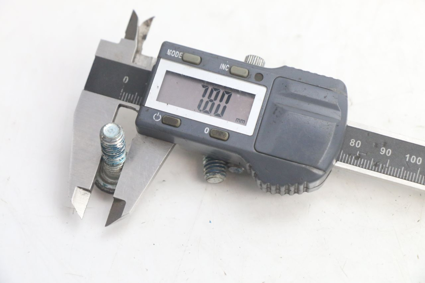photo de PARAFUSO DO DISCO DE FREIO YAMAHA YP MAJESTY 125 (1998 - 2001) - Outro ângulo de visão