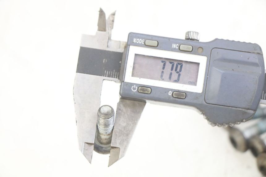 photo de PARAFUSO DO DISCO DE FREIO YAMAHA YZF R THUNDERCAT 600 (1996 - 2003) - Zoom do estado de desgaste